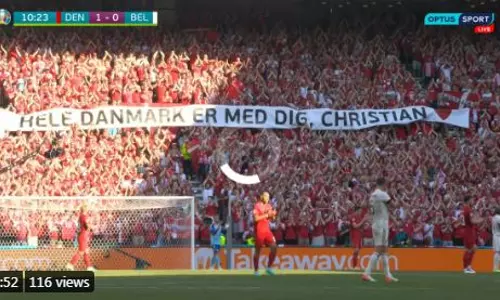 ക്രിസ്റ്റ്യന്‍, മുഴുവന്‍ ഡെന്‍മാര്‍ക്കും നിങ്ങള്‍ക്കൊപ്പമുണ്ട് എറിക്സണ് ആദരവുമായി ഗ്യാലറിയില്‍ ആരാധകര്‍, വീഡിയോ