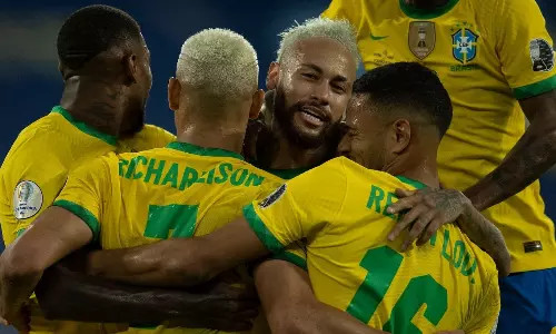 വിജയത്തുടര്‍ച്ച: പെറുവിനെ നാല് ഗോളുകള്‍ക്ക് തകർത്ത് ബ്രസീല്‍