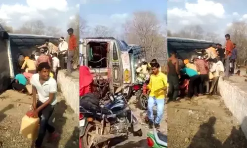 ഇന്ധന ടാങ്കര്‍ മറിഞ്ഞ് അപകടം; പെട്രോള്‍ ഊറ്റി നാട്ടുകാര്‍, ഡ്രൈവറെ രക്ഷിക്കാന്‍ മറന്നു- വീഡിയോ