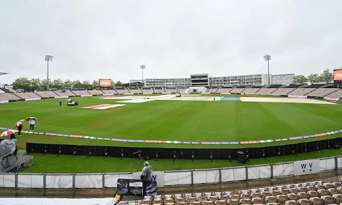 ലോക ടെസ്റ്റ് ചാംപ്യൻഷിപ്പ് ഫൈനൽ: മഴയിൽ മുങ്ങി ആദ്യദിനം ലോക ടെസ്റ്റ് ചാംപ്യൻഷിപ്പ് ഫൈനൽ: മഴയിൽ മുങ്ങി ആദ്യദിനം