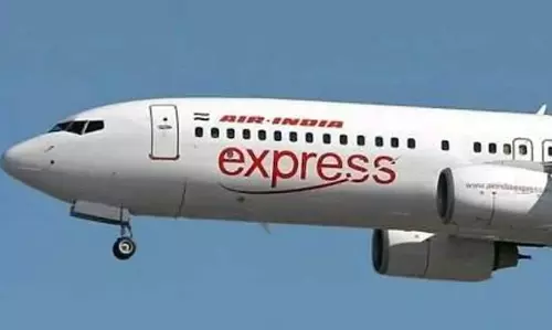 പൂർണമായും വാക്സിനെടുത്ത ജീവനക്കാരുമായി എയർഇന്ത്യ എക്സ്പ്രസ് വിമാനം ദുബൈയിലെത്തി പൂർണമായും വാക്സിനെടുത്ത ജീവനക്കാരുമായി എയർഇന്ത്യ എക്സ്പ്രസ് വിമാനം ദുബൈയിലെത്തി