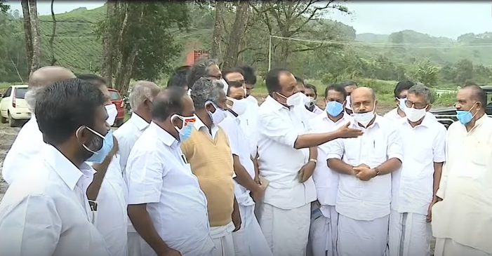 മൂന്നാർ ഹൈഡൽ പാർക്ക് നിർമാണത്തിന്‍റെ മറവില്‍ അനധികൃത മരംമുറി; ആരോപണവുമായി യു.ഡി.എഫ്