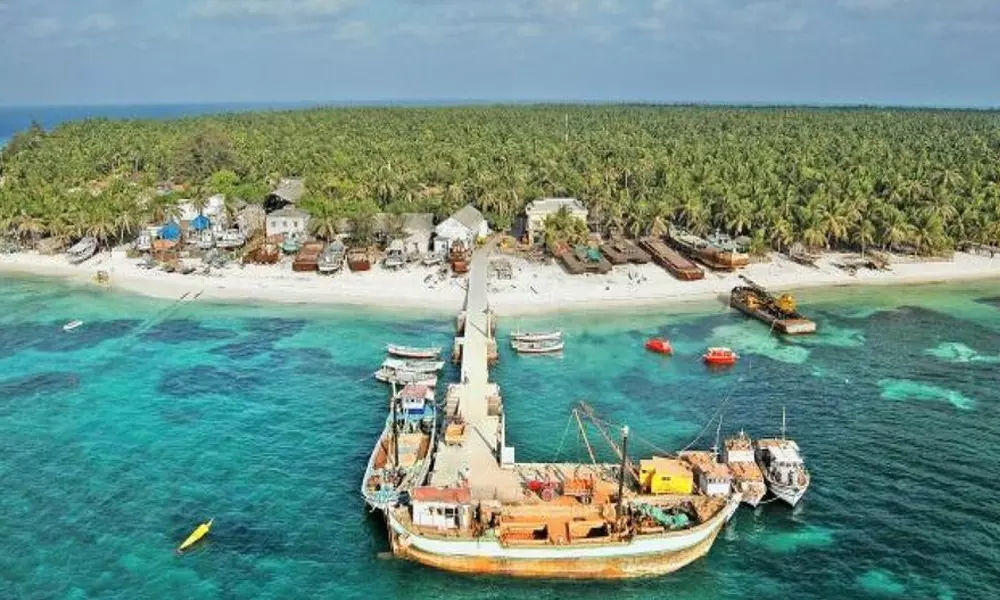 ലക്ഷദ്വീപില് ഹെല്ത്ത് ഡയറക്ടറെ സ്ഥലം മാറ്റി ലക്ഷദ്വീപില് ഹെല്ത്ത് ഡയറക്ടറെ സ്ഥലം മാറ്റി