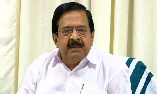 ജനങ്ങള്ക്കുവേണ്ടി ജനങ്ങള്ക്കൊപ്പം എന്നുമുണ്ടാവുമെന്ന് ചെന്നിത്തല; പാര്ട്ടിയുടെ പുക കണ്ടേ പോകാവൂ എന്ന് കമന്റ് ജനങ്ങള്ക്കുവേണ്ടി ജനങ്ങള്ക്കൊപ്പം എന്നുമുണ്ടാവുമെന്ന് ചെന്നിത്തല; പാര്ട്ടിയുടെ പുക കണ്ടേ പോകാവൂ എന്ന് കമന്റ്