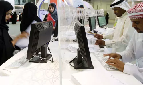 ദുബൈ സർക്കാർ ജോലിയിൽ പ്രവാസികൾക്ക് അവസരം; ആറു ലക്ഷം രൂപ വരെ ശമ്പളം