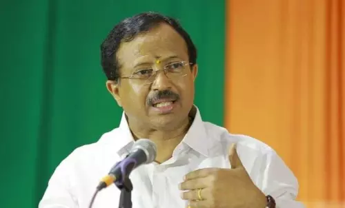 ഞാനും പഠിച്ചത് ബ്രണ്ണന് കോളേജില്, പൂർവ വിദ്യാർഥി: വി മുരളീധരന് ഞാനും പഠിച്ചത് ബ്രണ്ണന് കോളേജില്, പൂർവ വിദ്യാർഥി: വി മുരളീധരന്