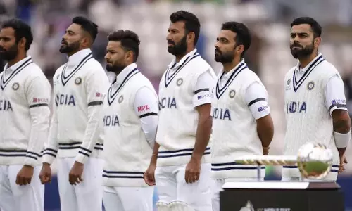 ടെസ്റ്റ് ചാംപ്യന്ഷിപ്പ് ഫൈനല്: മിൽഖാ സിങ്ങിന് ആദരവുമായി കറുത്ത ബാഡ്ജ് അണിഞ്ഞ് ഇന്ത്യൻ ടീം ടെസ്റ്റ് ചാംപ്യന്ഷിപ്പ് ഫൈനല്: മിൽഖാ സിങ്ങിന് ആദരവുമായി കറുത്ത ബാഡ്ജ് അണിഞ്ഞ് ഇന്ത്യൻ ടീം