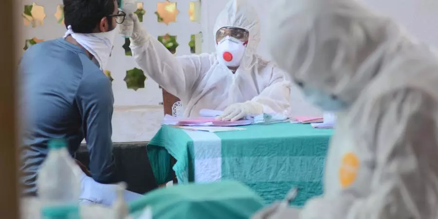 രാജ്യത്ത് കോവിഡ് മൂന്നാം തരംഗം എട്ടാഴ്ചയ്ക്കകമെന്ന് എയിംസ് മേധാവി രാജ്യത്ത് കോവിഡ് മൂന്നാം തരംഗം എട്ടാഴ്ചയ്ക്കകമെന്ന് എയിംസ് മേധാവി