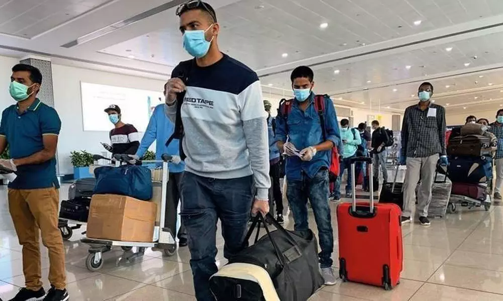 ദുബൈ യാത്ര: സന്ദർശക വിസക്കാർ ഇനിയും കാത്തിരിക്കണം