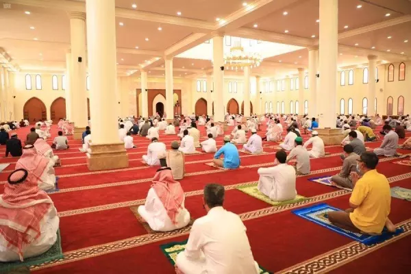 വെള്ളിയാഴ്ചയിലെ ജുമുഅ പതിനഞ്ച് മിനിറ്റിനകം അവസാനിപ്പിക്കണമെന്ന വ്യവസ്ഥയും റദ്ദ് ചെയ്തു. ഇനി നേരത്തേയുള്ള രീതിയിൽ തന്നെ ബാങ്കിന് ഒരു മണിക്കൂർ മുന്നേ പള്ളികൾ തുറക്കും വെള്ളിയാഴ്ചയിലെ ജുമുഅ പതിനഞ്ച് മിനിറ്റിനകം അവസാനിപ്പിക്കണമെന്ന വ്യവസ്ഥയും റദ്ദ് ചെയ്തു. ഇനി നേരത്തേയുള്ള രീതിയിൽ തന്നെ ബാങ്കിന് ഒരു മണിക്കൂർ മുന്നേ പള്ളികൾ തുറക്കും