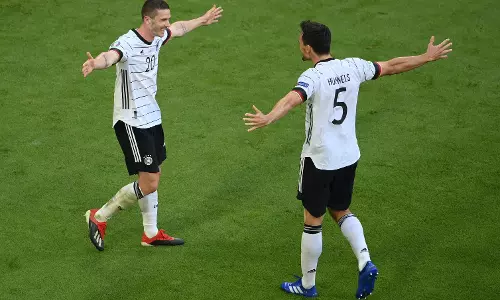 അന്ന് ജേഴ്‌സി ചോദിച്ചപ്പോള്‍ അപമാനിച്ചു; റൊണാള്‍ഡോയോട് ഗോസെന്‍സിന്റെ മധുര പ്രതികാരം