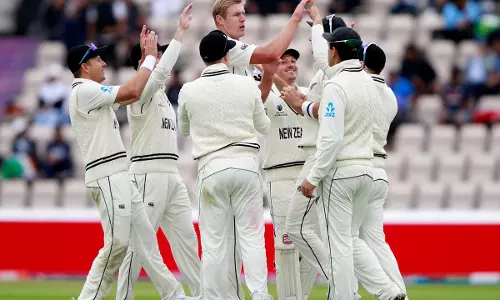 ടെസ്റ്റ് ചാംപ്യൻഷിപ്പ് ഫൈനൽ: ജാമീസന് കൊടുങ്കാറ്റില് തകര്ന്നടിഞ്ഞ് ഇന്ത്യ ടെസ്റ്റ് ചാംപ്യൻഷിപ്പ് ഫൈനൽ: ജാമീസന് കൊടുങ്കാറ്റില് തകര്ന്നടിഞ്ഞ് ഇന്ത്യ