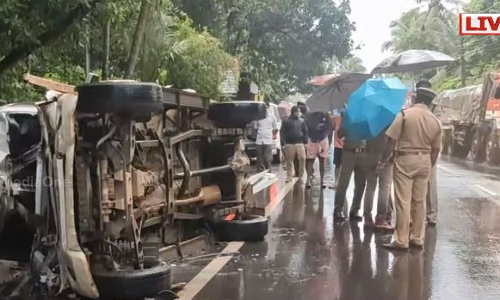 രാമനാട്ടുകരയില് അപകടത്തിൽപ്പെട്ടവർ സ്വർണക്കടത്ത് ഇടനിലക്കാരെന്ന് സൂചന: ചരല് ഫൈസലിനെ ചോദ്യംചെയ്യുന്നു രാമനാട്ടുകരയില് അപകടത്തിൽപ്പെട്ടവർ സ്വർണക്കടത്ത് ഇടനിലക്കാരെന്ന് സൂചന: ചരല് ഫൈസലിനെ ചോദ്യംചെയ്യുന്നു