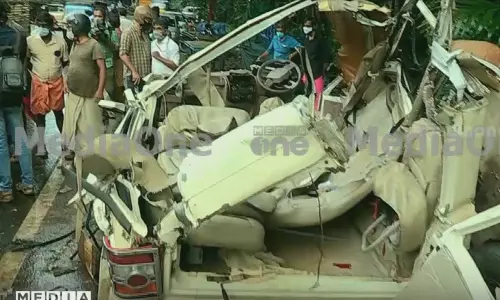 15 ഓളം വാഹനങ്ങൾ, സ്വർണക്കടത്ത്, രാമനാട്ടുകര അപകടത്തിൽ ചോദ്യങ്ങൾ അനവധി