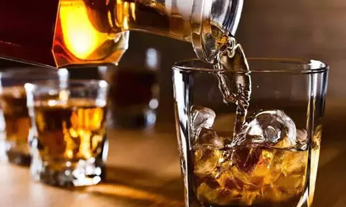 സ്വകാര്യതയുടെ ലംഘനം; ഗുജറാത്തിലെ മദ്യനിരോധനം ചോദ്യം ചെയ്ത് ഹൈക്കോടതിയിൽ ഹരജി സ്വകാര്യതയുടെ ലംഘനം; ഗുജറാത്തിലെ മദ്യനിരോധനം ചോദ്യം ചെയ്ത് ഹൈക്കോടതിയിൽ ഹരജി