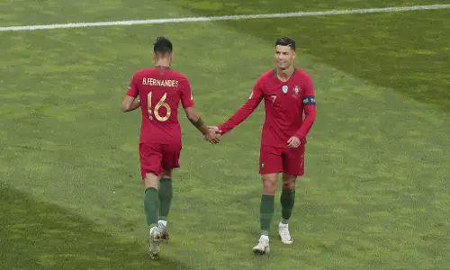 റൊണാള്‍ഡോയുടെ നിഴലില്‍ നിറംമങ്ങി ബ്രൂണോ ഫെര്‍ണാണ്ടസ്; പോര്‍ച്ചുഗലിന് തിരിച്ചടിയാകുമോ?