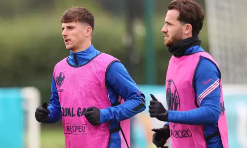 ചിൽവെൽ, മേസൺ മൗണ്ട് ഐസൊലേഷനില്‍; ഇംഗ്ലണ്ടിന് തിരിച്ചടി