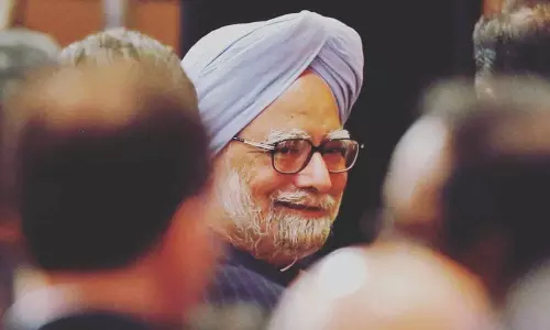 17 കോടി പോളിയോ വാക്സിൻ നൽകിയപ്പോൾ മൻമോഹൻ സിങിന്റെ പേരിൽ പോസ്റ്റർ ഇറക്കിയിരുന്നില്ല- ഒരു ദിവസത്തെ ഏറ്റവും ഉയർന്ന കോവിഡ് വാക്സിൻ വിതരണത്തിൽ പ്രതികരണവുമായി കോൺഗ്രസ് 17 കോടി പോളിയോ വാക്സിൻ നൽകിയപ്പോൾ മൻമോഹൻ സിങിന്റെ പേരിൽ പോസ്റ്റർ ഇറക്കിയിരുന്നില്ല- ഒരു ദിവസത്തെ ഏറ്റവും ഉയർന്ന കോവിഡ് വാക്സിൻ വിതരണത്തിൽ പ്രതികരണവുമായി കോൺഗ്രസ്