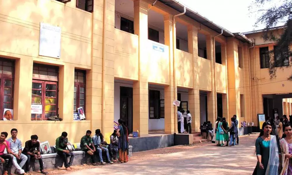 ബ്രണ്ണന് പുരാണം: നേതാക്കള് പറഞ്ഞതില് പാതിയും പതിര് ബ്രണ്ണന് പുരാണം: നേതാക്കള് പറഞ്ഞതില് പാതിയും പതിര്