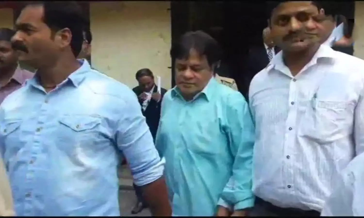 അധോലോക കുറ്റവാളി ദാവൂദ് ഇബ്രാഹിമിന്റെ സഹോദരന് എന്.സി.ബിയുടെ കസ്റ്റഡിയില് അധോലോക കുറ്റവാളി ദാവൂദ് ഇബ്രാഹിമിന്റെ സഹോദരന് എന്.സി.ബിയുടെ കസ്റ്റഡിയില്