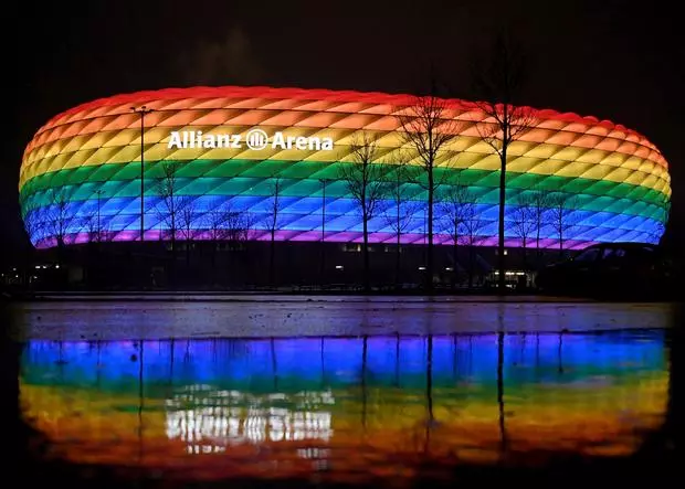 യൂറോയില്‍ രാഷ്ട്രീയ യുദ്ധം; മഴവില്‍ സ്റ്റേഡിയം വേണ്ടെന്ന് യുവേഫ, എതിര്‍ത്ത് ജര്‍മ്മനി