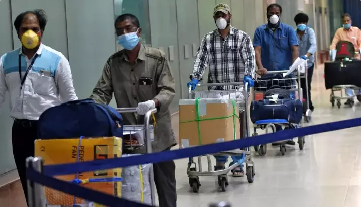 ബഹ്റൈനിലെ യാത്രാ നിബന്ധനകൾ പുതുക്കി ; റെഡ് ലിസ്റ്റിലുള്ള രാജ്യങ്ങളിൽ നിന്നുള്ളവർക്ക് നിയന്ത്രണങ്ങളിൽ മാറ്റമില്ല ബഹ്റൈനിലെ യാത്രാ നിബന്ധനകൾ പുതുക്കി ; റെഡ് ലിസ്റ്റിലുള്ള രാജ്യങ്ങളിൽ നിന്നുള്ളവർക്ക് നിയന്ത്രണങ്ങളിൽ മാറ്റമില്ല