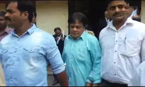 അധോലോക കുറ്റവാളി ദാവൂദ് ഇബ്രാഹിമിന്റെ സഹോദരന് എന്.സി.ബിയുടെ കസ്റ്റഡിയില് അധോലോക കുറ്റവാളി ദാവൂദ് ഇബ്രാഹിമിന്റെ സഹോദരന് എന്.സി.ബിയുടെ കസ്റ്റഡിയില്