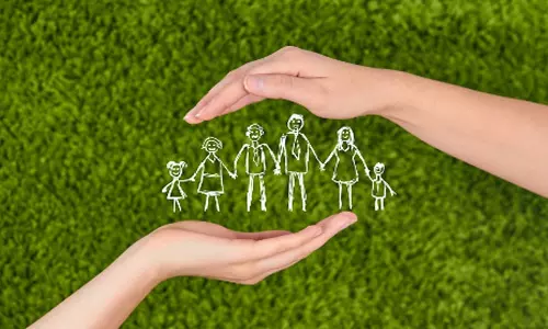 പ്രവാസികൾക്കും കുടുംബത്തിനും ഹെൽത്ത് ഇൻഷുറൻസ് പദ്ധതിയുമായി കെഎംസിസി