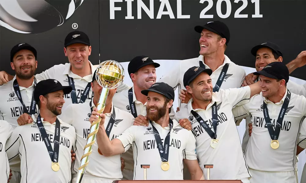 മഴ, വെളിച്ചക്കുറവ്... എന്നിട്ടും അവസാന ചിരി വില്യംസണിന്റെയായിരുന്നു മഴ, വെളിച്ചക്കുറവ്... എന്നിട്ടും അവസാന ചിരി വില്യംസണിന്റെയായിരുന്നു