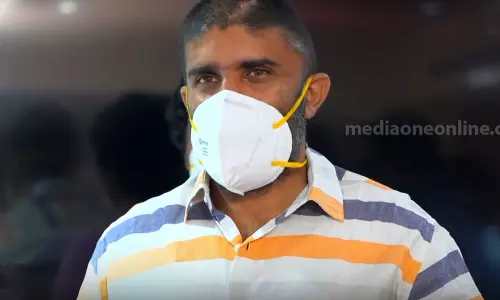 മറയൂരില്‍ ആക്രമണത്തിനിരയായ പൊലീസ് ഓഫീസർ അജീഷ് പോൾ ആശുപത്രി വിട്ടു