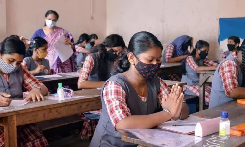 വിദ്യാർഥികൾക്ക് കോവിഡ് വാക്‌സിൻ നൽകിയതിന് ശേഷം മാത്രം ഓഫ്‌ലൈൻ പരീക്ഷ നടത്താവൂ: കെ.എസ്.യു