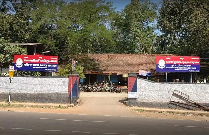 ഭാര്യയെയും 21 ദിവസം പ്രായമുളള കുഞ്ഞിനേയും വീട്ടില് നിന്ന് ഇറക്കി വിട്ടു; ഭര്ത്താവിന്റെ ക്രൂരത ഭാര്യയെയും 21 ദിവസം പ്രായമുളള കുഞ്ഞിനേയും വീട്ടില് നിന്ന് ഇറക്കി വിട്ടു; ഭര്ത്താവിന്റെ ക്രൂരത