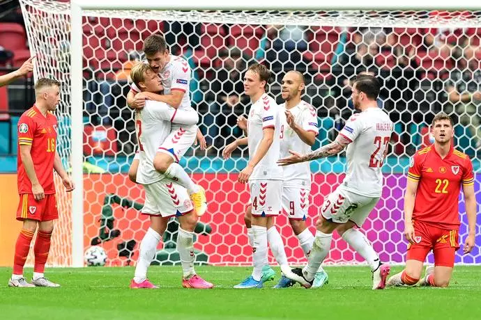 വെയിൽസിനെ എതിരില്ലാത്ത നാല് ഗോളുകൾക്ക് തകർത്ത് ഡെന്മാർക്ക് ക്വാർട്ടറിൽ വെയിൽസിനെ എതിരില്ലാത്ത നാല് ഗോളുകൾക്ക് തകർത്ത് ഡെന്മാർക്ക് ക്വാർട്ടറിൽ