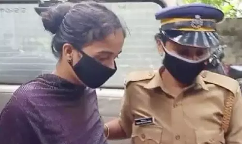 യുവതികളുടെ ആത്മഹത്യാ കുറിപ്പ്: അന്വേഷണം വീണ്ടും രേഷ്മയിലേക്ക്, കാമുകനെ കണ്ടെത്താനായില്ല