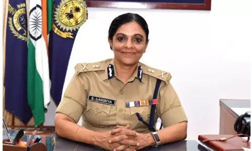 കേരള പൊലീസിന്റെ തലപ്പത്തേക്ക് ബി സന്ധ്യയെത്തുമോ? ചരിത്രം അരികെ കേരള പൊലീസിന്റെ തലപ്പത്തേക്ക് ബി സന്ധ്യയെത്തുമോ? ചരിത്രം അരികെ