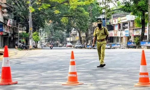 ലോക്ഡൗണിൽ ഇളവില്ല; സംസ്ഥാനത്ത് നിയന്ത്രണങ്ങൾ തുടരും ലോക്ഡൗണിൽ ഇളവില്ല; സംസ്ഥാനത്ത് നിയന്ത്രണങ്ങൾ തുടരും
