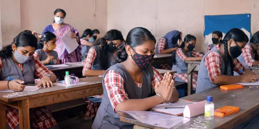 പരീക്ഷക്കായി പോകുന്ന വിദ്യാർത്ഥികൾക്ക് യാത്ര ചെയ്യാൻ ഇളവ്