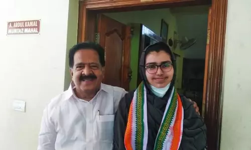 14-ാം വയസിൽ ആറു ഭാഷകളിൽ വഴക്കം; കൊച്ചുമിടുക്കിയെ അഭിനന്ദിച്ച് രമേശ് ചെന്നിത്തല 14-ാം വയസിൽ ആറു ഭാഷകളിൽ വഴക്കം; കൊച്ചുമിടുക്കിയെ അഭിനന്ദിച്ച് രമേശ് ചെന്നിത്തല