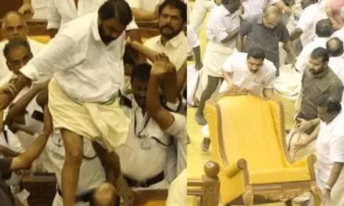 നിയമസഭാ കയ്യാങ്കളി കേസ് പിൻവലിക്കണം; സർക്കാർ അപ്പീൽ ഇന്ന് സുപ്രീംകോടതിയിൽ നിയമസഭാ കയ്യാങ്കളി കേസ് പിൻവലിക്കണം; സർക്കാർ അപ്പീൽ ഇന്ന് സുപ്രീംകോടതിയിൽ