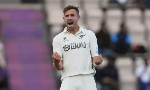 കാൻസർ രോഗബാധിതനായ എട്ടു വയസുകാരന് ചികിത്സയ്ക്ക് പണം കണ്ടെത്താനായി ജേഴ്‌സി ലേലത്തിന് വച്ച് ടിം സൗത്തി