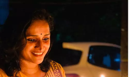 ഇതൊക്കെ ഇതില്‍ വരുന്നുണ്ടോ? ; പഴയ ഒരു താരത്തെ പരിചയപ്പെടുത്തി സുരഭി ലക്ഷ്മി