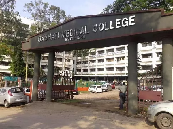 24 മണിക്കൂറിനുള്ളില് അസം ആശുപത്രിയില് മരിച്ചത് 12 കോവിഡ് രോഗികള്; അധികൃതരുടെ അനാസ്ഥയെന്ന് ആരോപണം 24 മണിക്കൂറിനുള്ളില് അസം ആശുപത്രിയില് മരിച്ചത് 12 കോവിഡ് രോഗികള്; അധികൃതരുടെ അനാസ്ഥയെന്ന് ആരോപണം