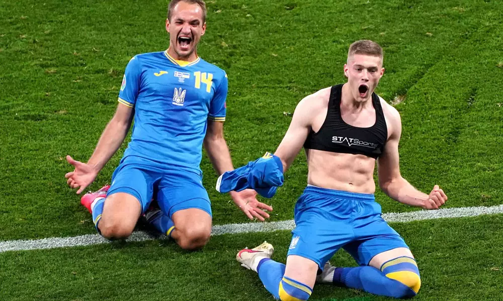 എക്സ്ട്രാ ത്രില്ലർ; അവസാന മിനിറ്റ് ഗോളിൽ സ്വീഡനെ തകർത്ത് യുക്രൈൻ ക്വാര്ട്ടറില് എക്സ്ട്രാ ത്രില്ലർ; അവസാന മിനിറ്റ് ഗോളിൽ സ്വീഡനെ തകർത്ത് യുക്രൈൻ ക്വാര്ട്ടറില്