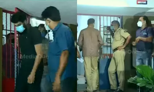 രാമനാട്ടുകര സ്വർണക്കവർച്ച കേസ്; പ്രതികള്ക്ക് ജാമ്യം നല്കരുതെന്ന് പൊലീസ് രാമനാട്ടുകര സ്വർണക്കവർച്ച കേസ്; പ്രതികള്ക്ക് ജാമ്യം നല്കരുതെന്ന് പൊലീസ്