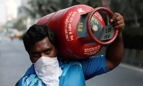 ഏഴു മാസം; പാചകവാതക വിലയിൽ ഉണ്ടായത് 350 രൂപയുടെ വർധന