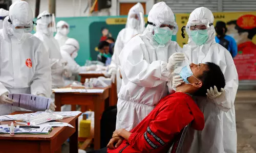 കോവിഡ് വ്യാപനം; വീണ്ടും ലോക്ഡൗണ് പ്രഖ്യാപിച്ച് ഇന്തോനേഷ്യ കോവിഡ് വ്യാപനം; വീണ്ടും ലോക്ഡൗണ് പ്രഖ്യാപിച്ച് ഇന്തോനേഷ്യ