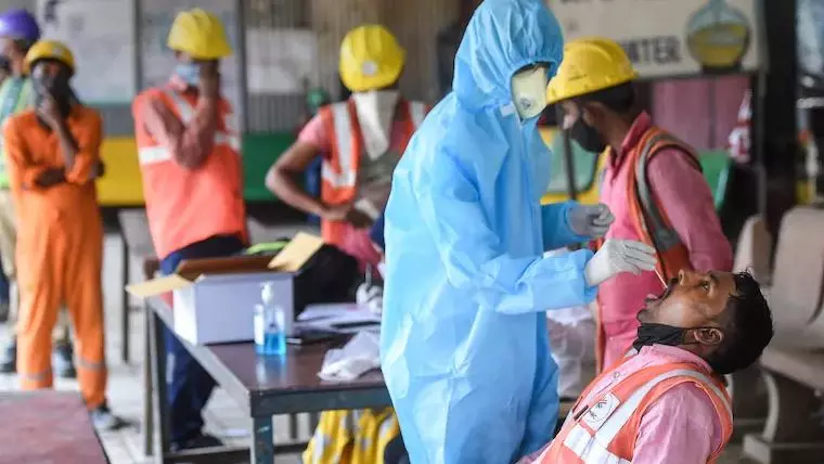 ഡെൽറ്റ പ്ലസ് വകഭേദം രാജ്യത്ത് മൂന്നാം തരംഗത്തിന് കാരണമാകില്ലെന്ന് ആരോഗ്യ വിദഗ്ധർ ഡെൽറ്റ പ്ലസ് വകഭേദം രാജ്യത്ത് മൂന്നാം തരംഗത്തിന് കാരണമാകില്ലെന്ന് ആരോഗ്യ വിദഗ്ധർ