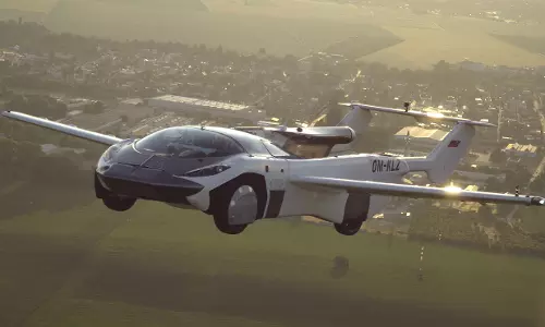 പറക്കും കാർ! ആകാശത്ത് പരീക്ഷണയോട്ടം നടത്തി എയർകാർ