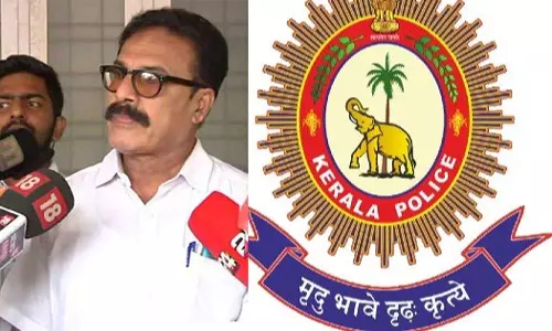 റോഡില്‍ പൊലീസ് ഡ്യൂട്ടിക്ക് നില്‍ക്കുന്നത് സല്യൂട്ടടിക്കാനല്ല; തൃശൂര്‍ക്ക് മേയര്‍ക്ക് മറുപടിയുമായി പൊലീസ് അസോസിയേഷന്‍