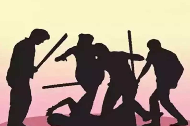 ഉത്തര്പ്രദേശില് മാംസം കഴിച്ചെന്ന് ആരോപിച്ച് യുവാവിനെ അടിച്ചുകൊന്നു ഉത്തര്പ്രദേശില് മാംസം കഴിച്ചെന്ന് ആരോപിച്ച് യുവാവിനെ അടിച്ചുകൊന്നു